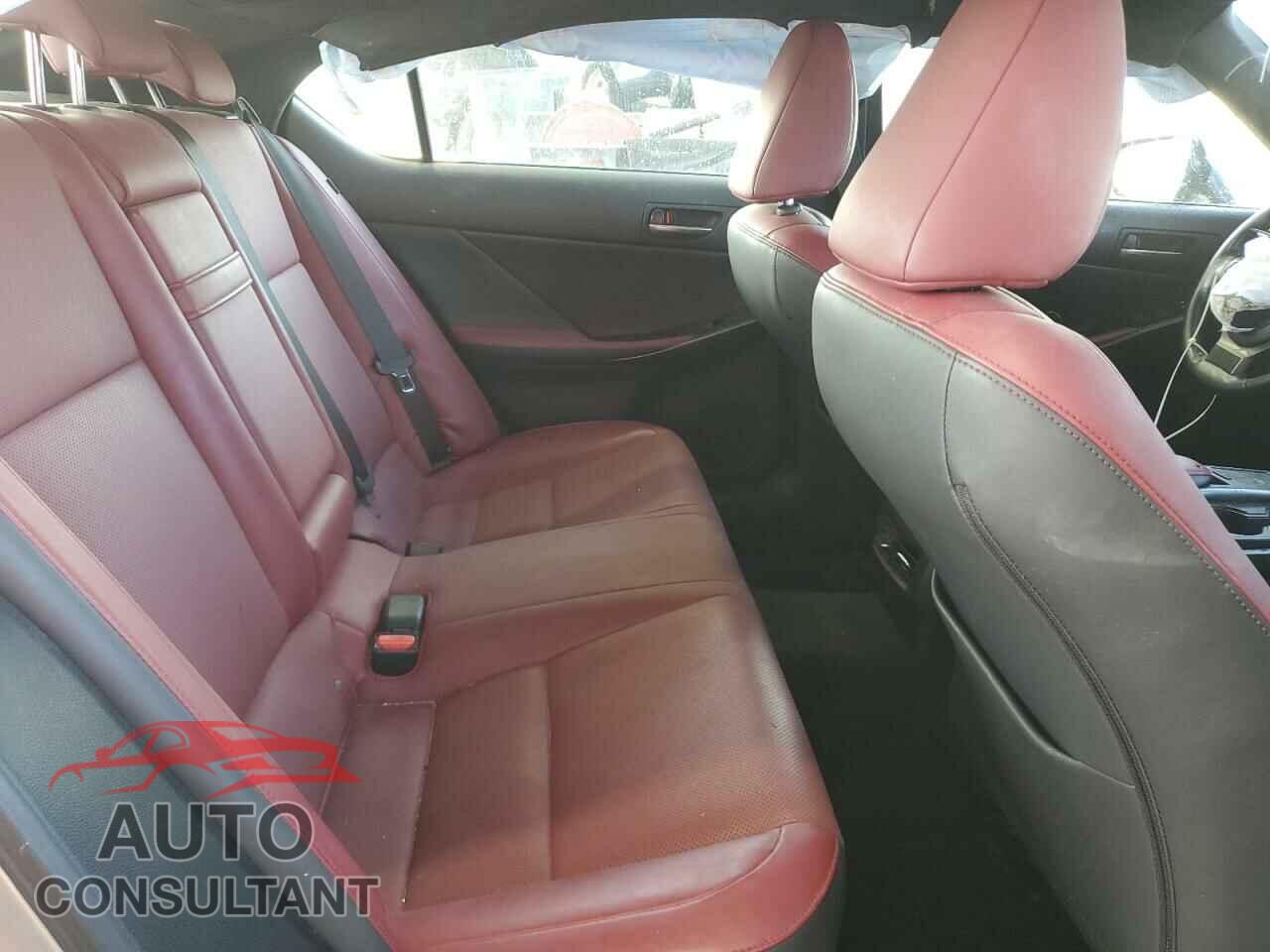 LEXUS IS 2021 - JTHAA1D29M5116517