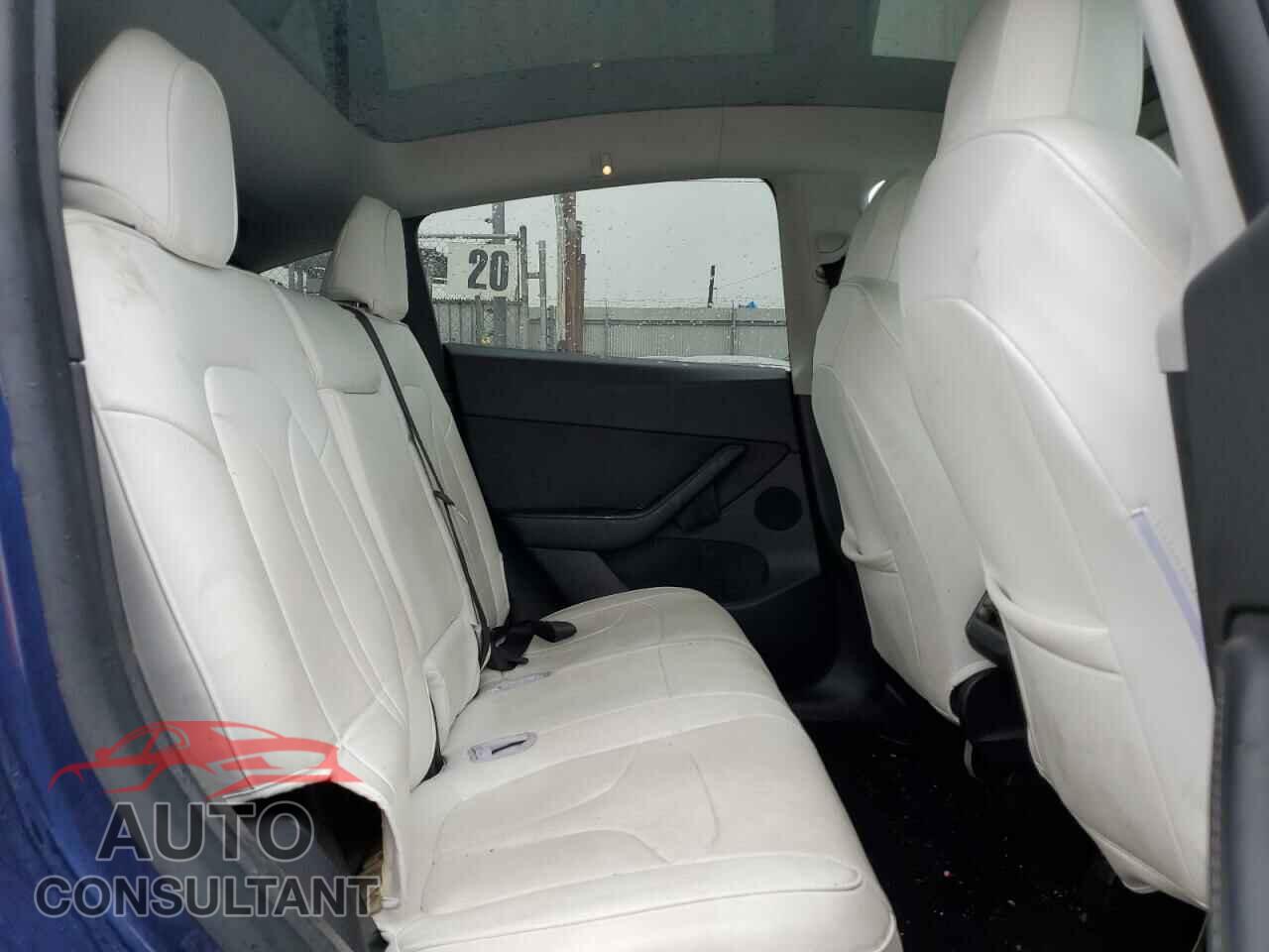 TESLA MODEL Y 2020 - 5YJYGDEEXLF013418