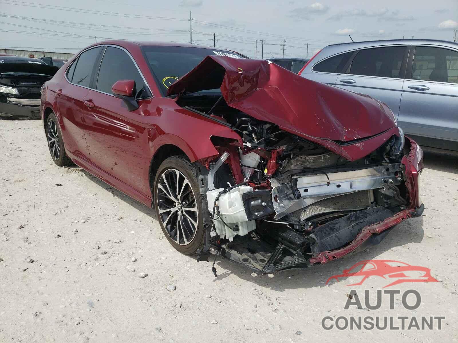 TOYOTA CAMRY 2018 - 4T1B11HK0JU573777