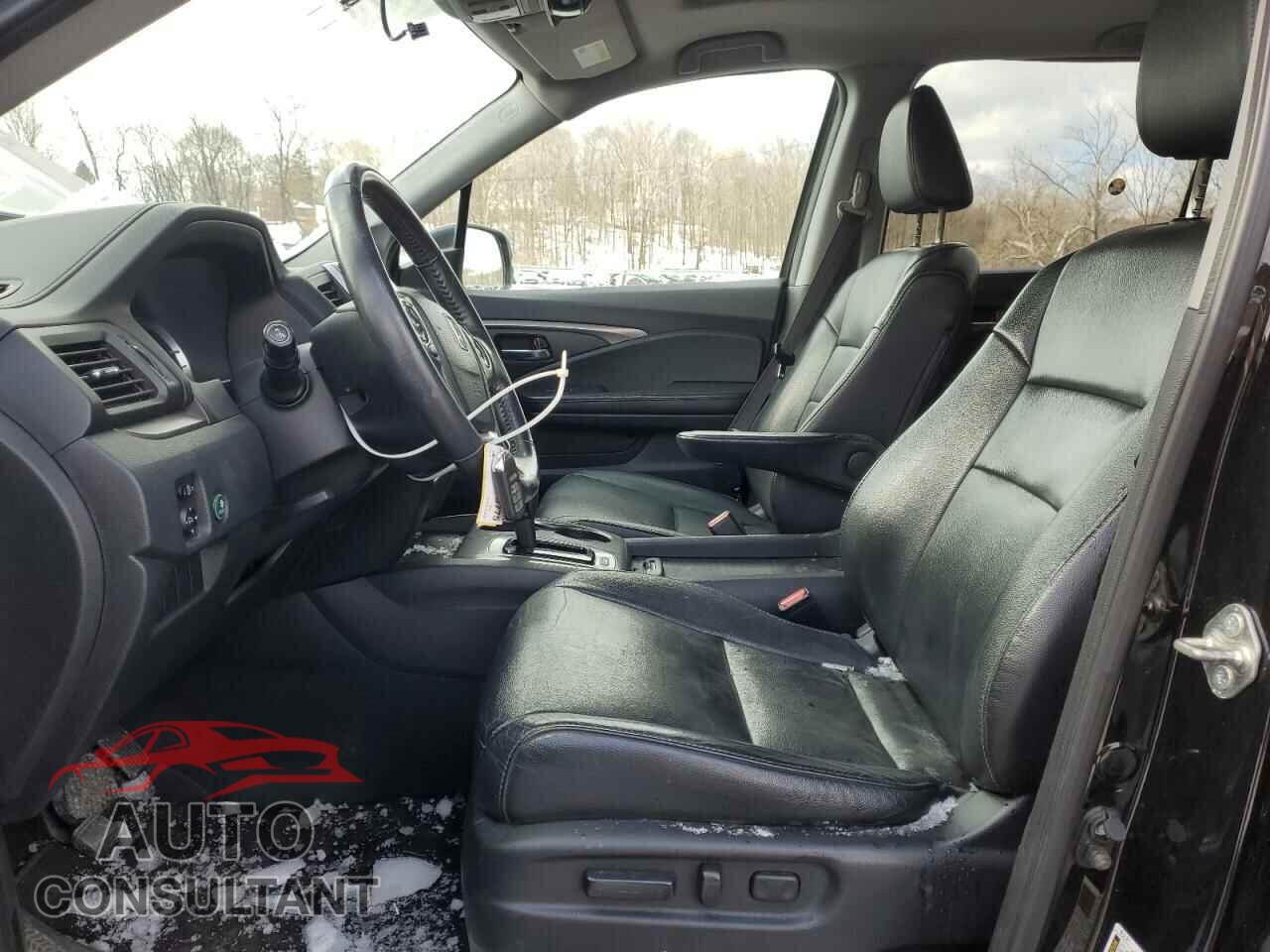 HONDA PILOT 2017 - 5FNYF6H5XHB025702