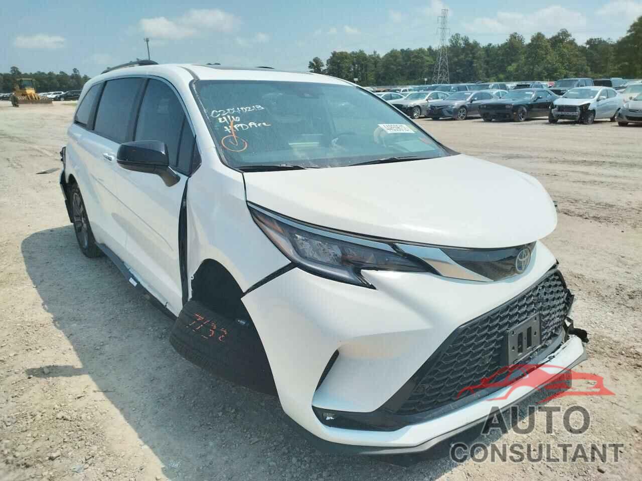 TOYOTA SIENNA 2022 - 5TDXRKEC5NS077728