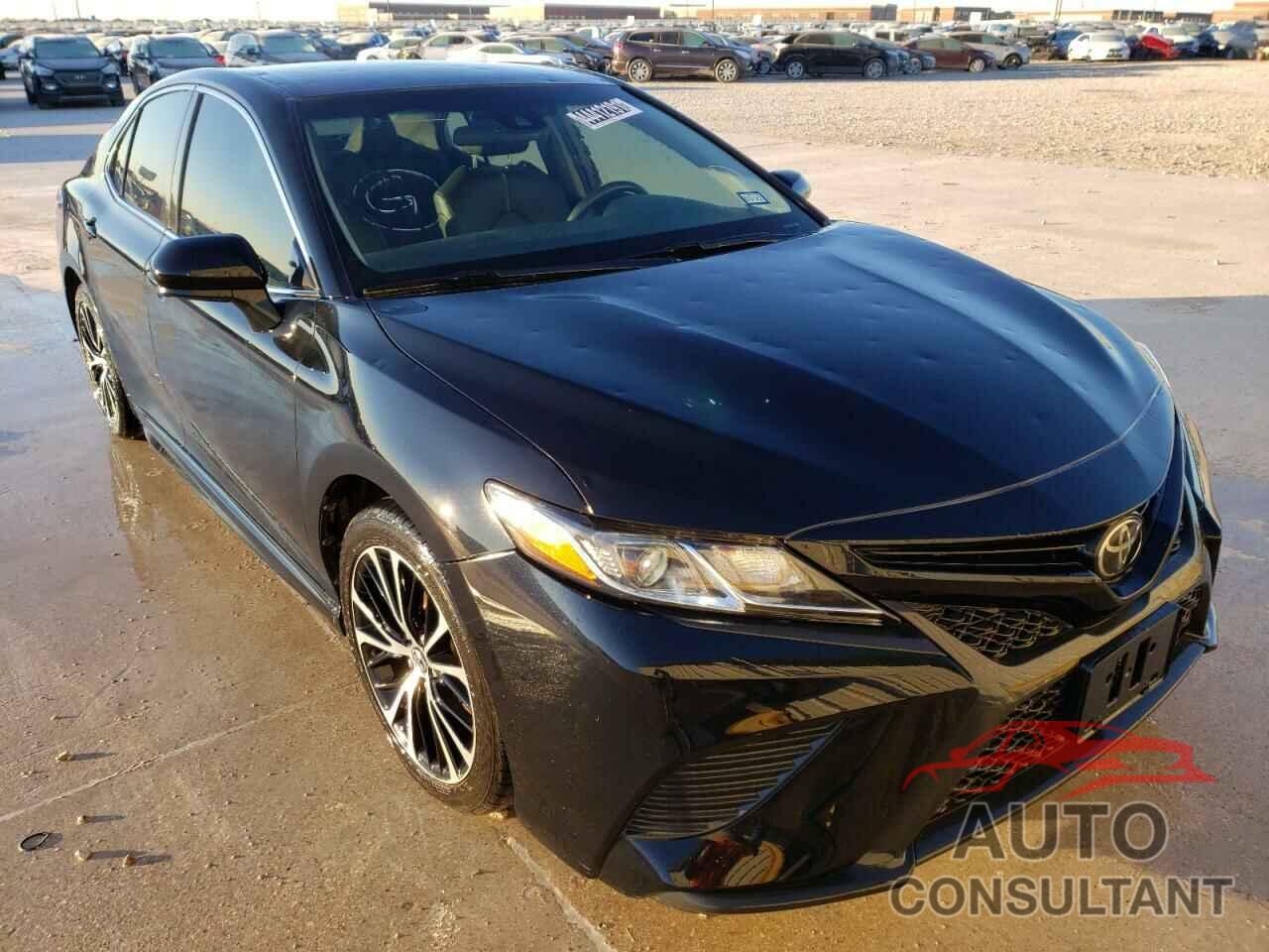TOYOTA CAMRY 2018 - 4T1B11HK3JU574535