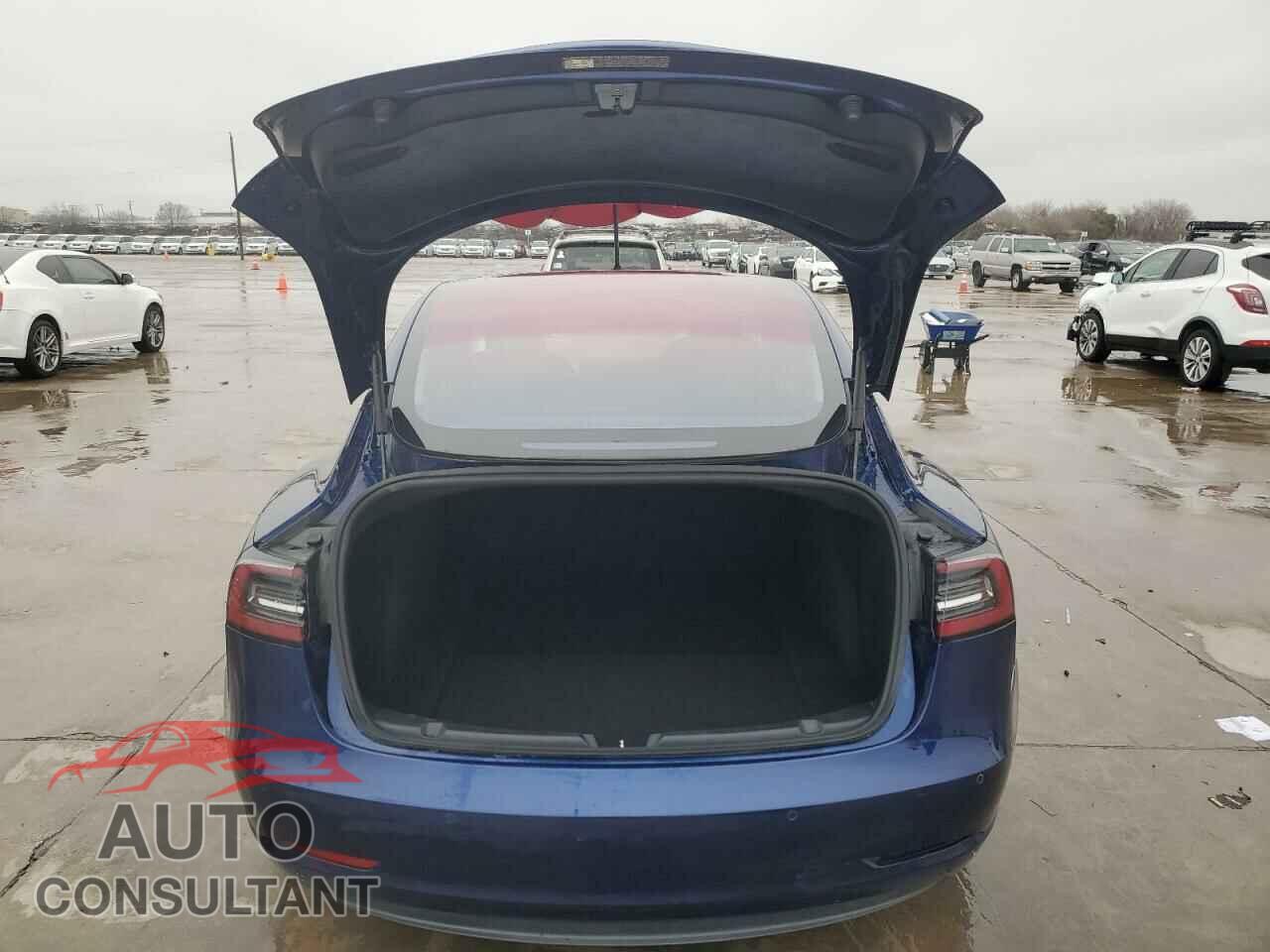 TESLA MODEL 3 2018 - 5YJ3E1EA0JF019494