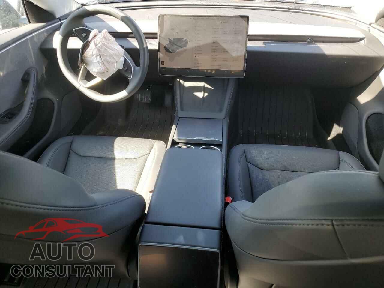TESLA MODEL 3 2024 - 5YJ3E1EA7RF743100