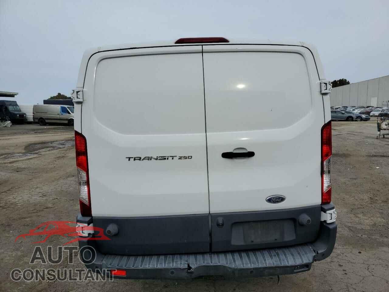 FORD TRANSIT 2015 - 1FTNR2YM5FKB11896