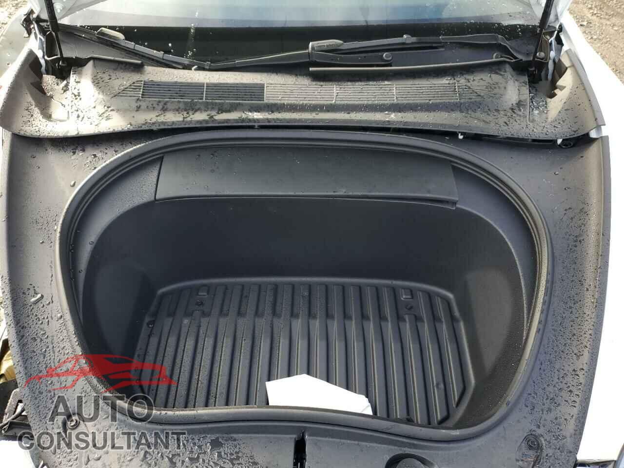 TESLA MODEL 3 2024 - 5YJ3E1EA4RF745841