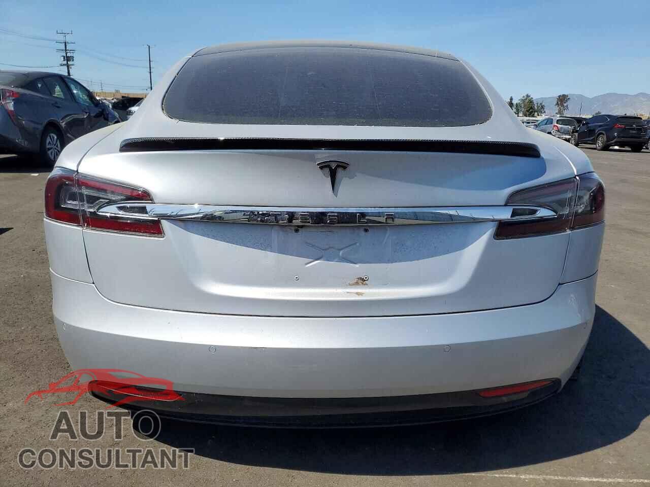TESLA MODEL S 2017 - 5YJSA1E19HF232915