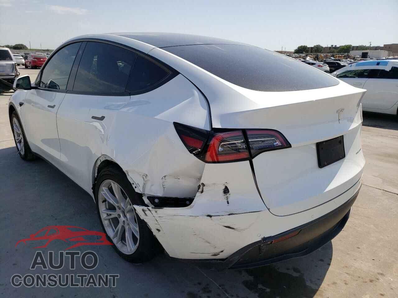 TESLA MODEL Y 2021 - 5YJYGDEEXMF072731