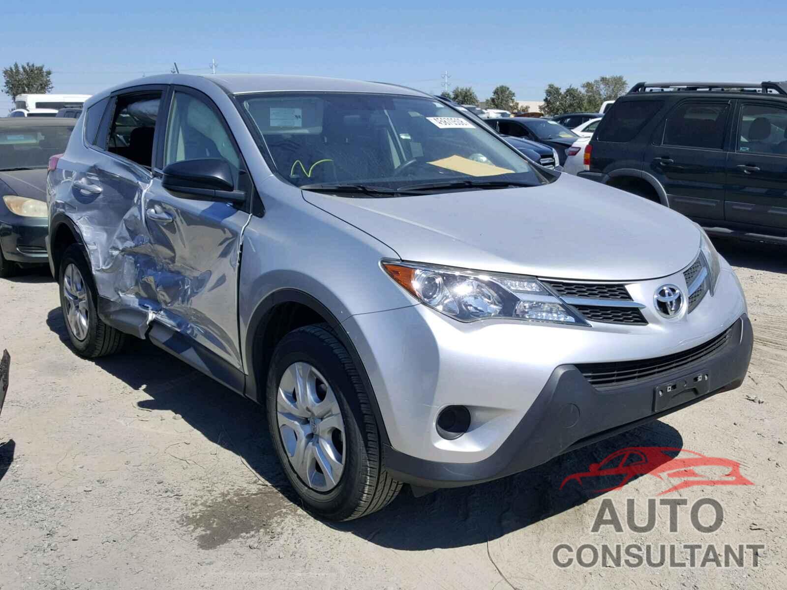 TOYOTA RAV4 LE 2015 - JTMZFREV6FD074667