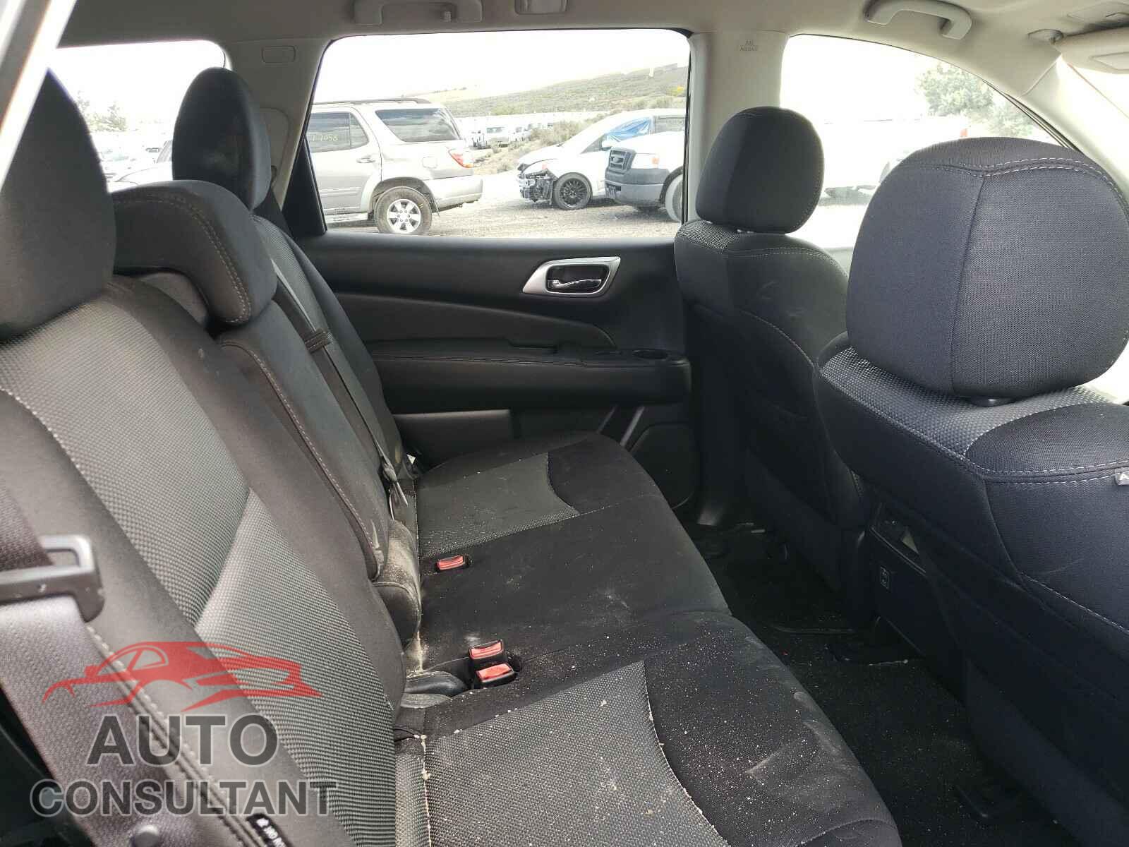 NISSAN PATHFINDER 2018 - 5N1DR2MN3JC658027