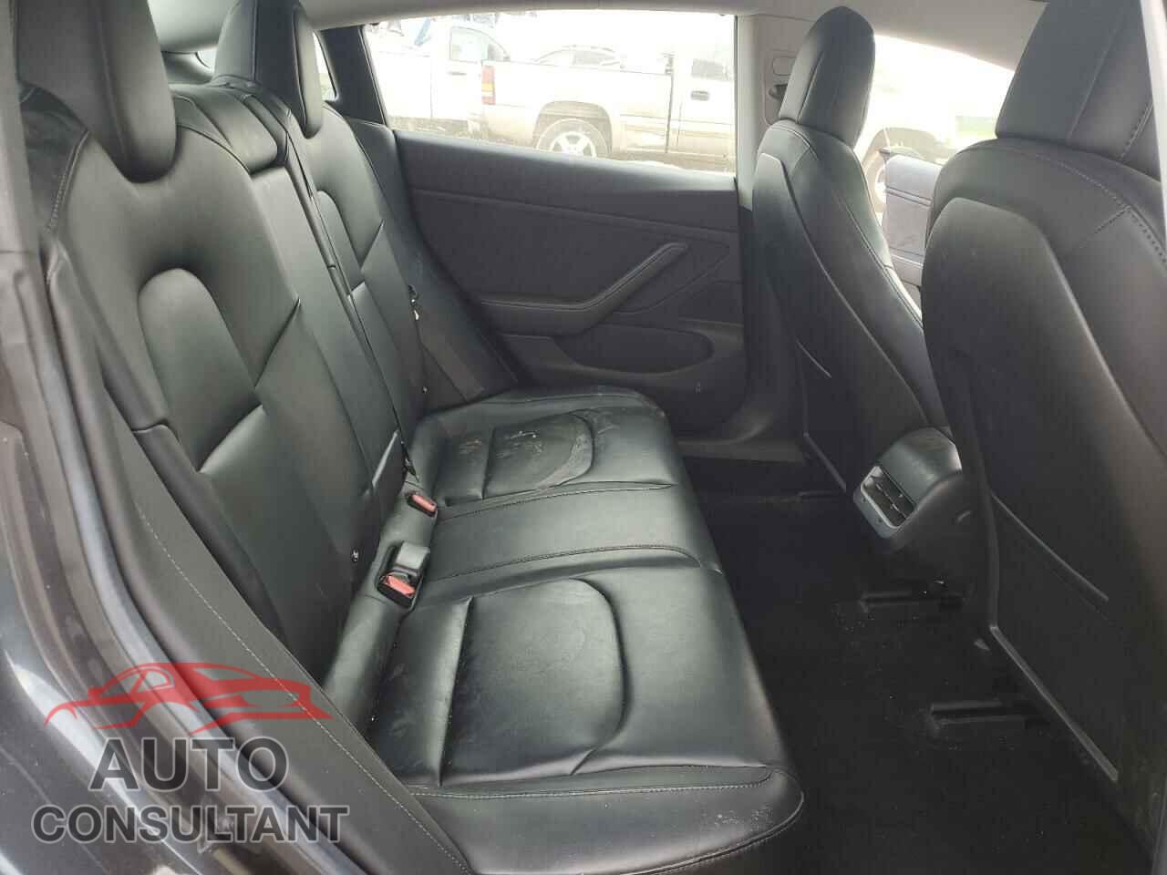 TESLA MODEL 3 2018 - 5YJ3E1EA5JF017675