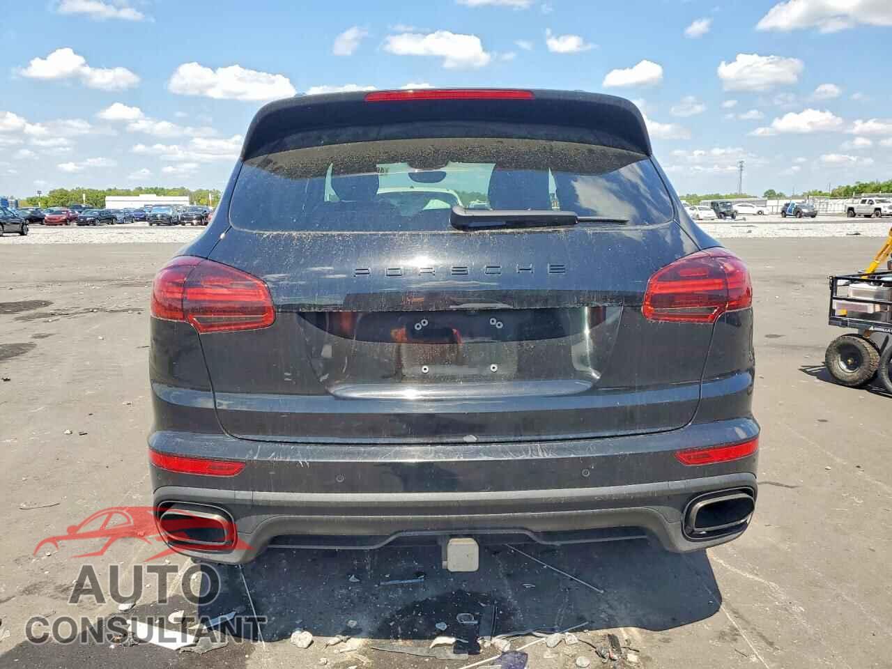 PORSCHE CAYENNE 2017 - WP1AA2A29HKA83875