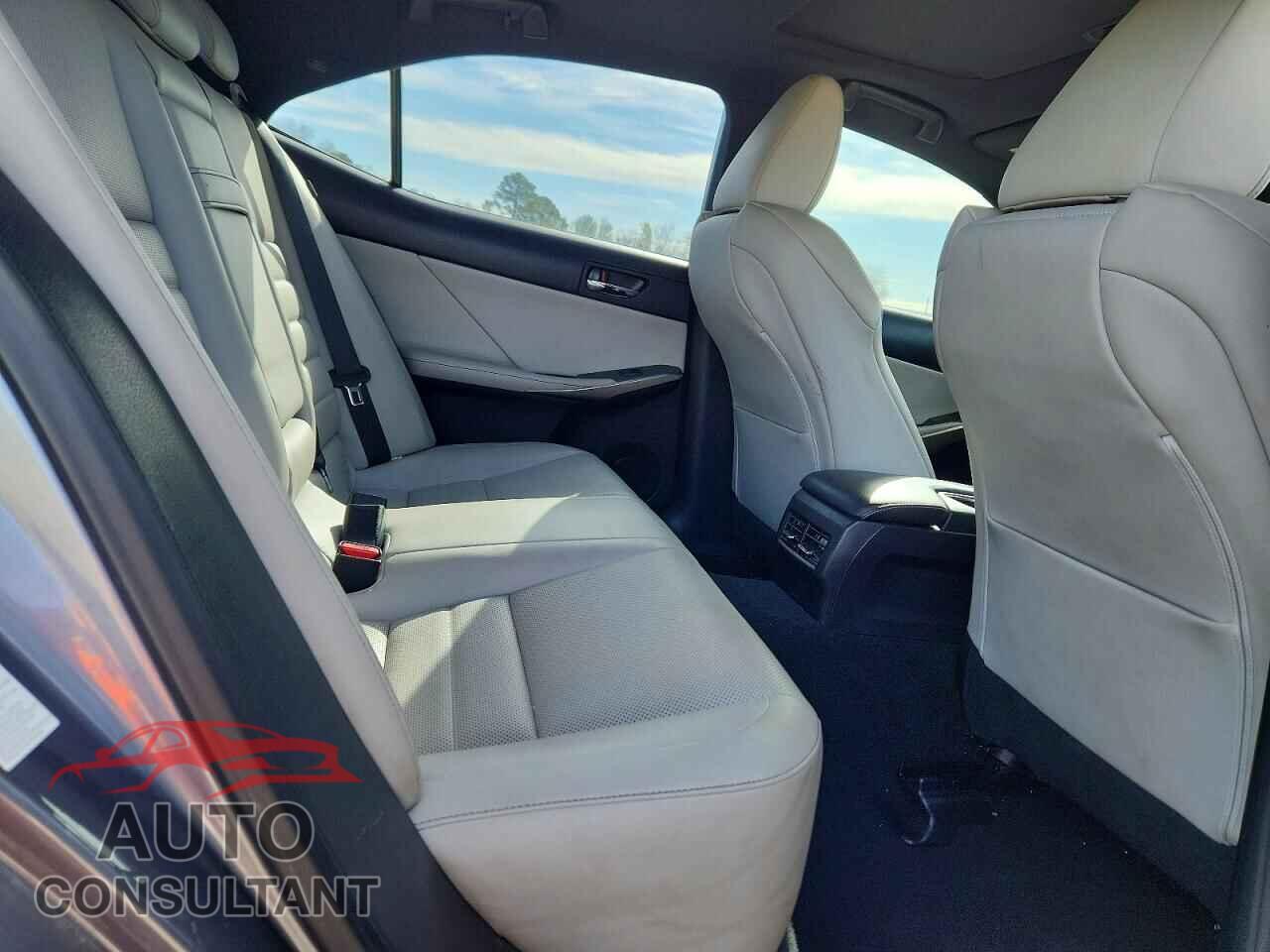 LEXUS IS 2015 - JTHCF1D25F5024706
