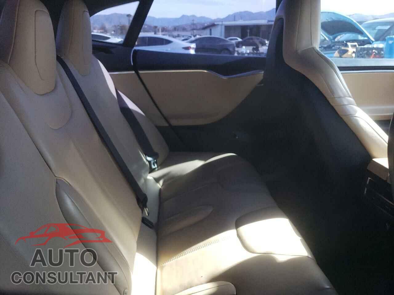 TESLA MODEL S 2015 - 5YJSA1E14FF119242