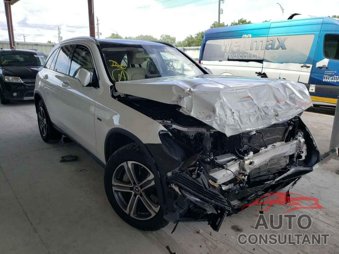 MERCEDES-BENZ GLC-CLASS 2019 - WDC0G5EB0KF558069