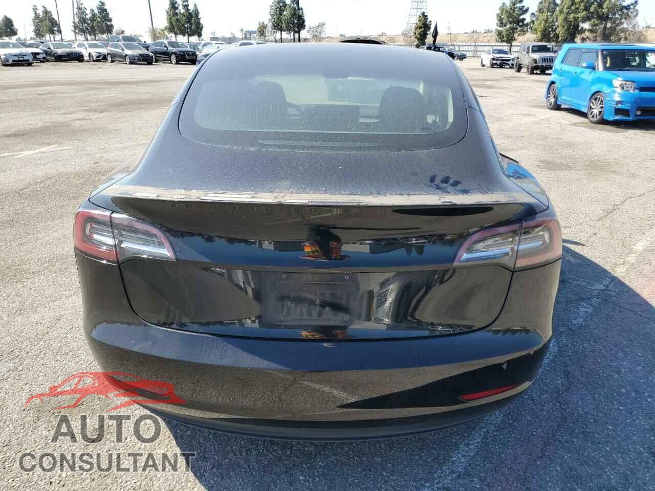 TESLA MODEL 3 2018 - 5YJ3E1EA7JF156951