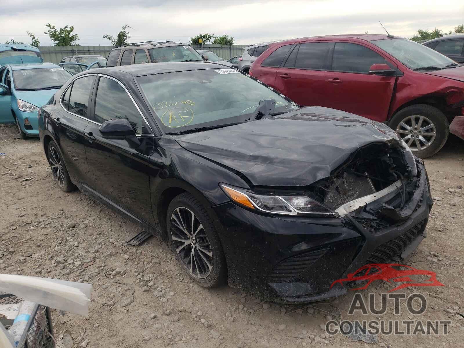 TOYOTA CAMRY 2018 - 4T1B11HK5JU020140