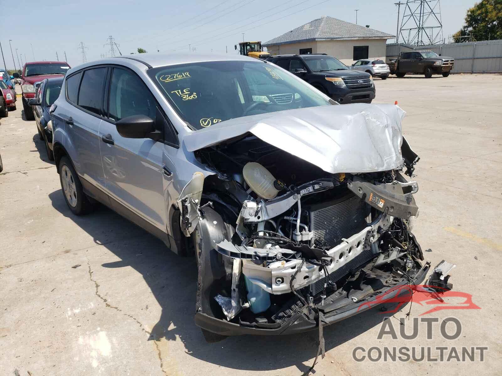 FORD ESCAPE 2017 - 1FMCU0F78HUC27619
