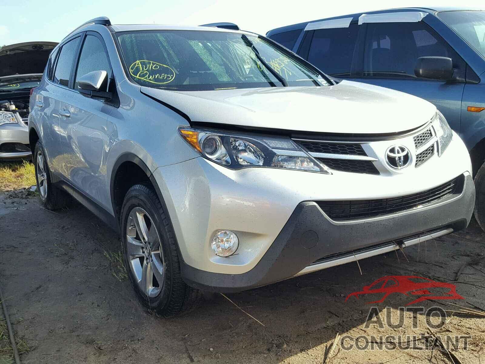 TOYOTA RAV4 XLE 2015 - JTMWFREV6FJ052480