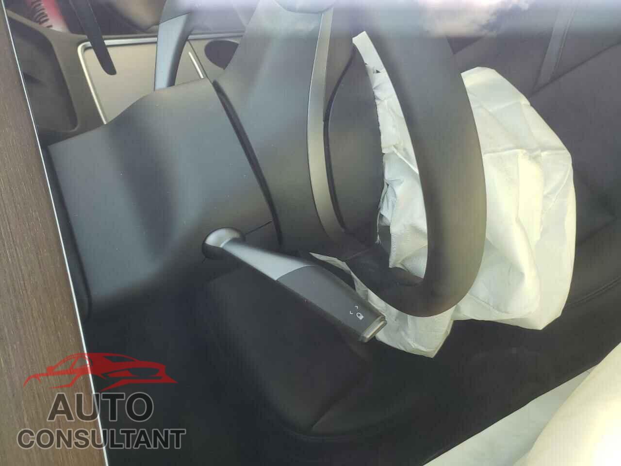 TESLA MODEL 3 2021 - 5YJ3E1EA5MF906089