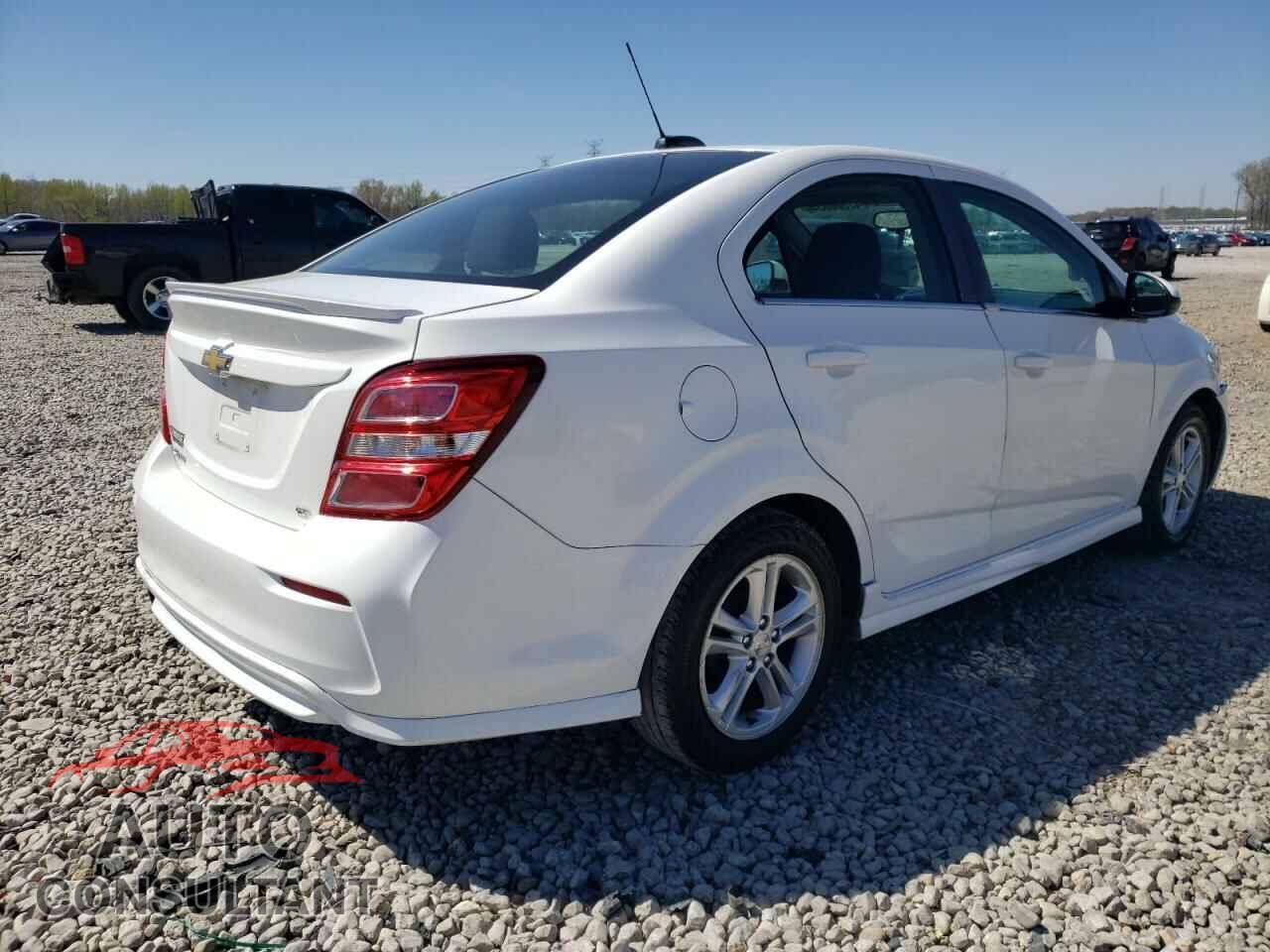 CHEVROLET SONIC 2017 - 1G1JD5SH5H4144004