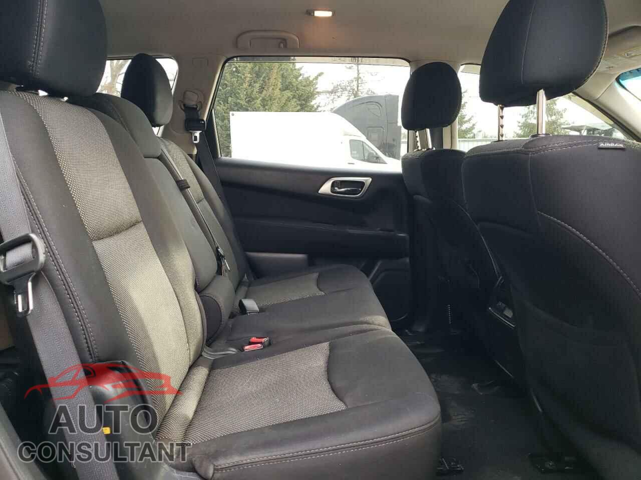 NISSAN PATHFINDER 2017 - 5N1DR2MM5HC659360