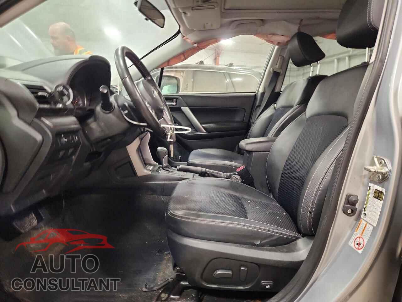 SUBARU FORESTER 2018 - JF2SJGEC7JH614811