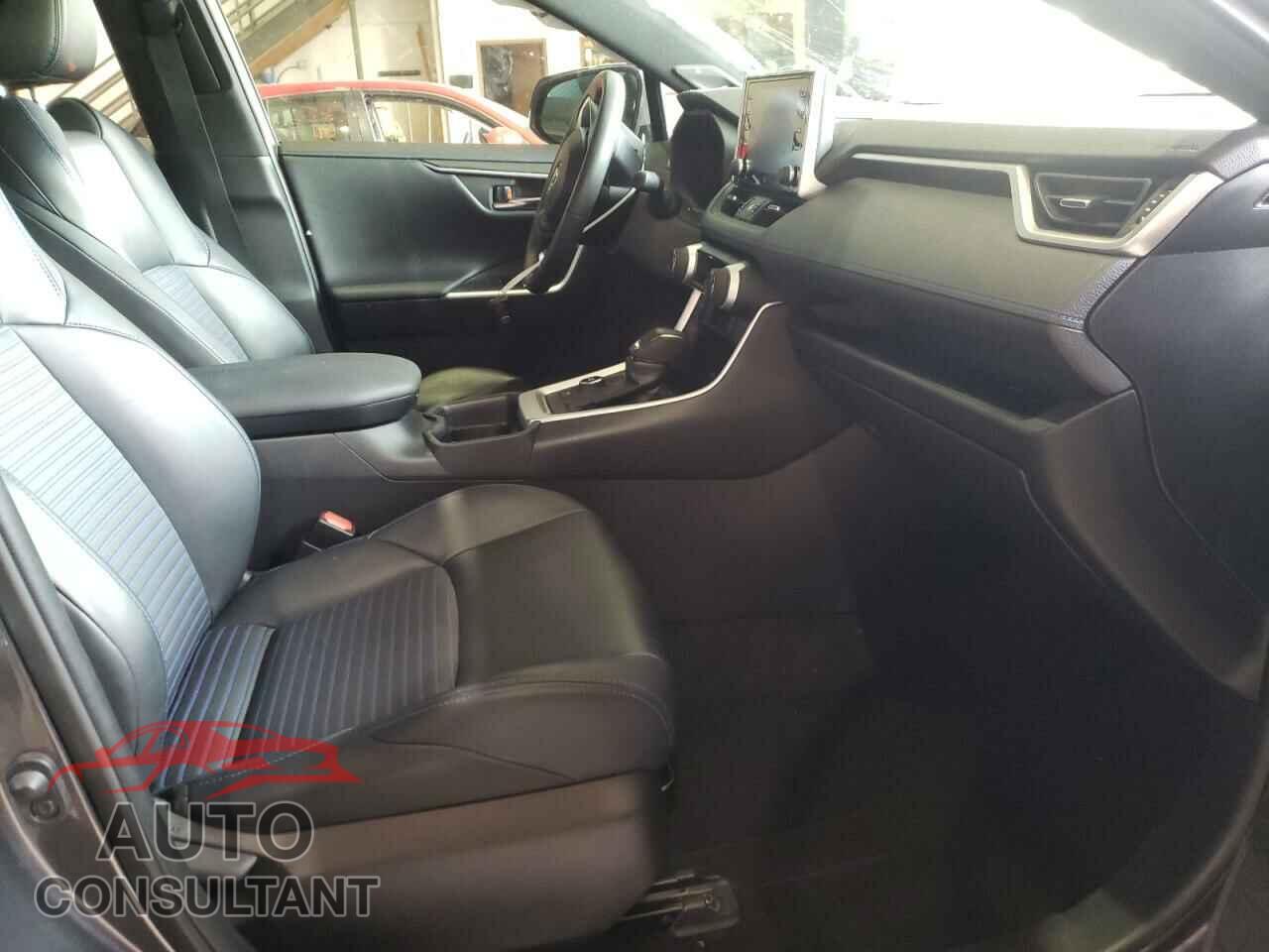 TOYOTA RAV4 2020 - JTMEWRFV1LD547206