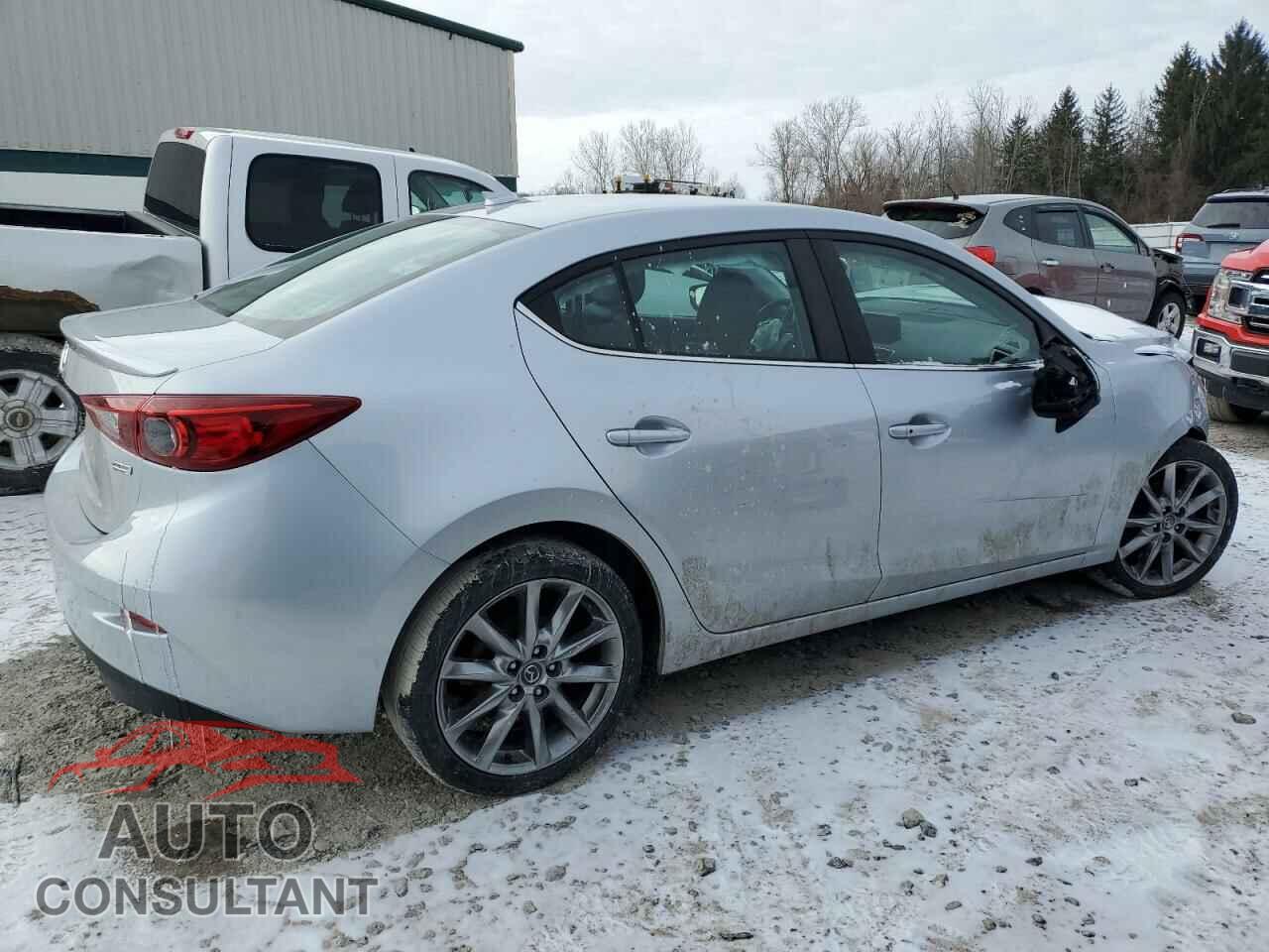 MAZDA 3 2018 - 3MZBN1V34JM202046