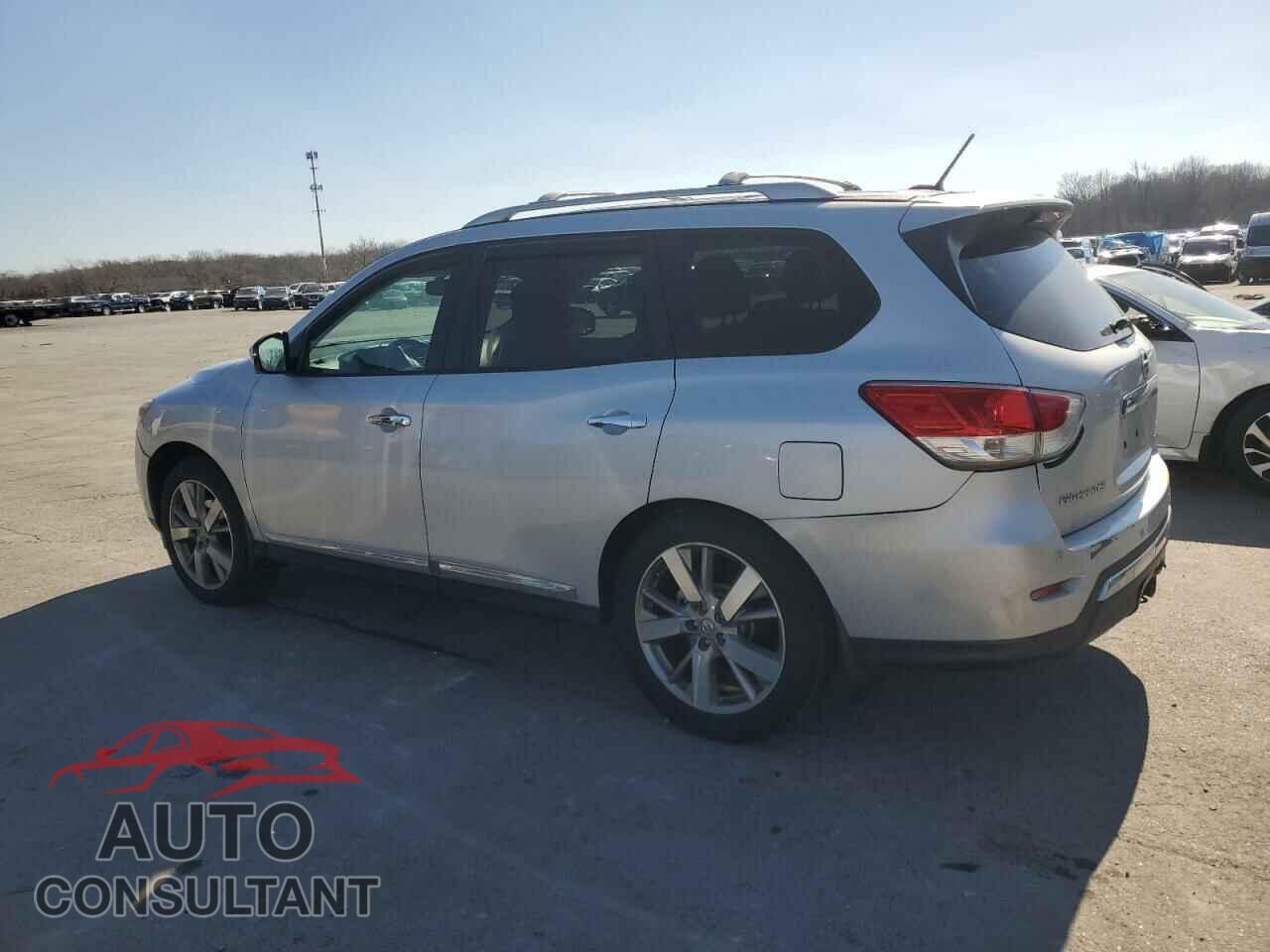 NISSAN PATHFINDER 2013 - 5N1AR2MM9DC608280