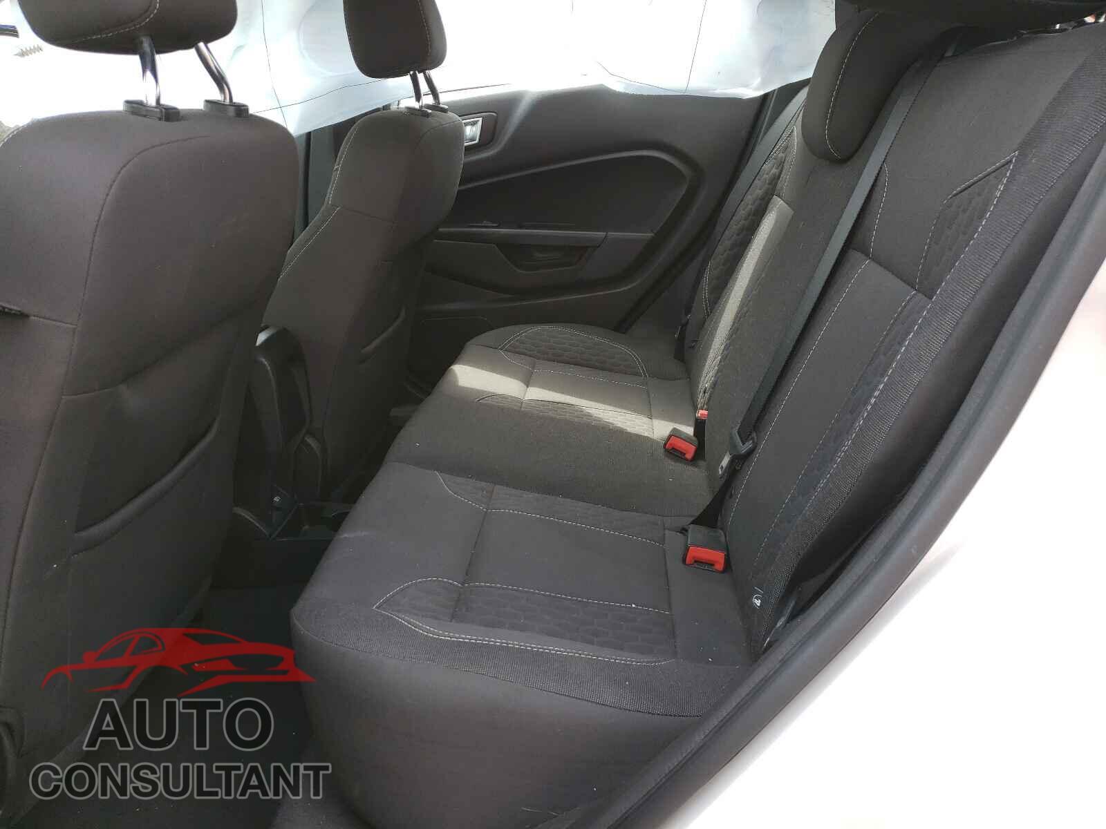 FORD FIESTA 2017 - 3FADP4GX5HM164494