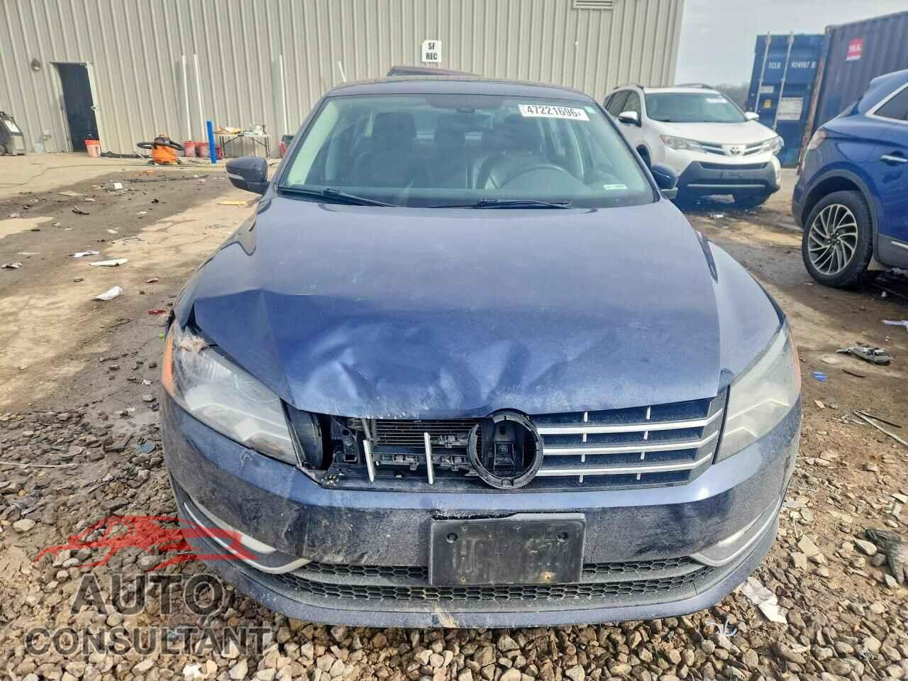 VOLKSWAGEN PASSAT 2013 - 1VWCH7A33DC048861