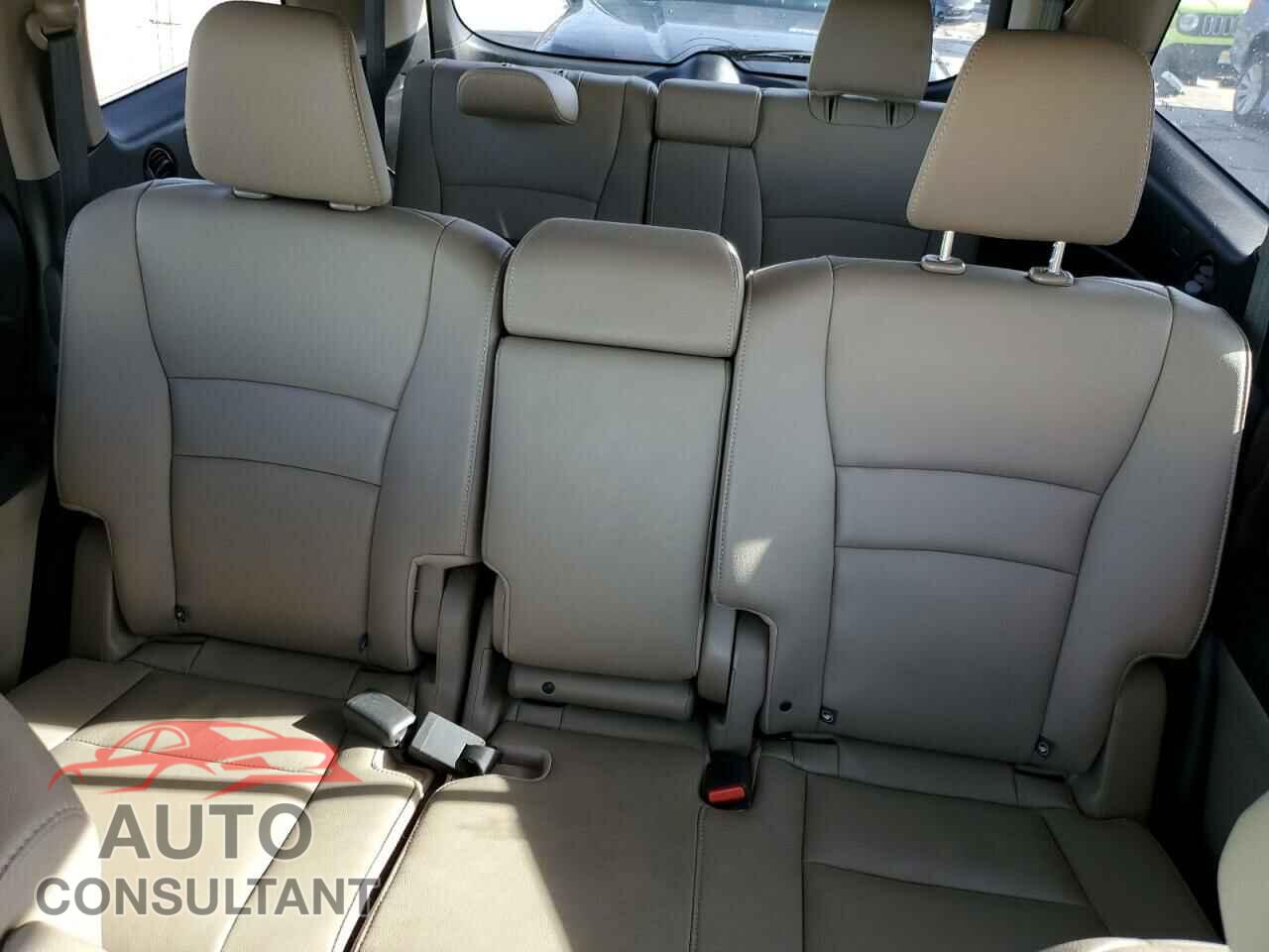 HONDA PILOT 2018 - 5FNYF6H53JB032304