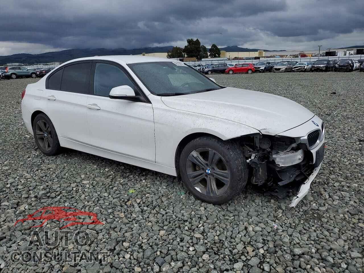 BMW 3 SERIES 2016 - WBA8E9G55GNU27615