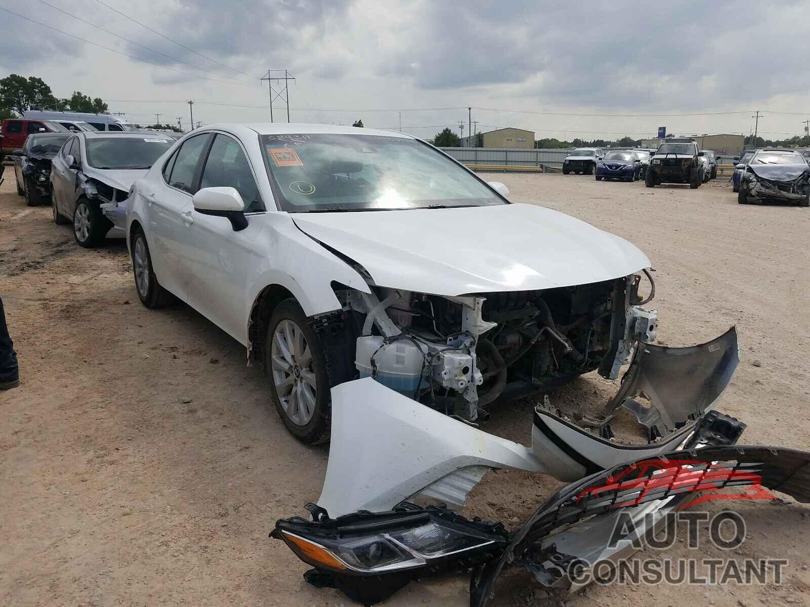 TOYOTA CAMRY 2018 - 4T1B11HK9JU584311