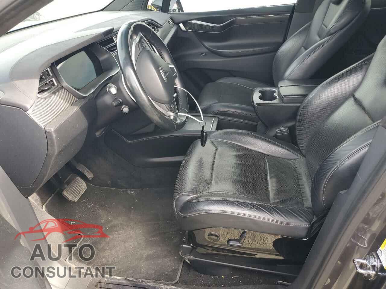 TESLA MODEL X 2017 - 5YJXCDE21HF035652