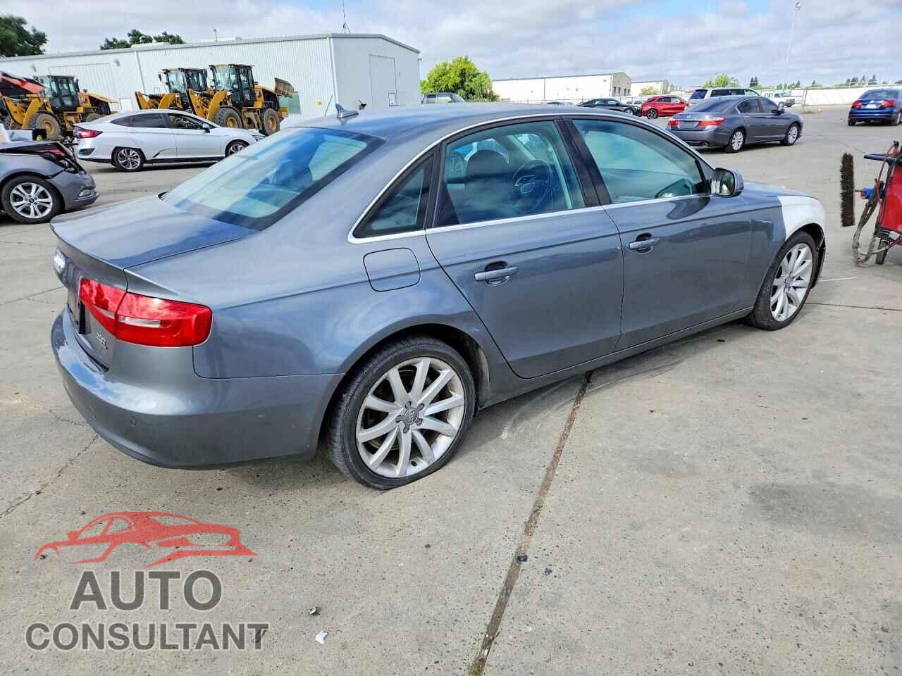 AUDI A4 2013 - WAUFFAFL5DN003871
