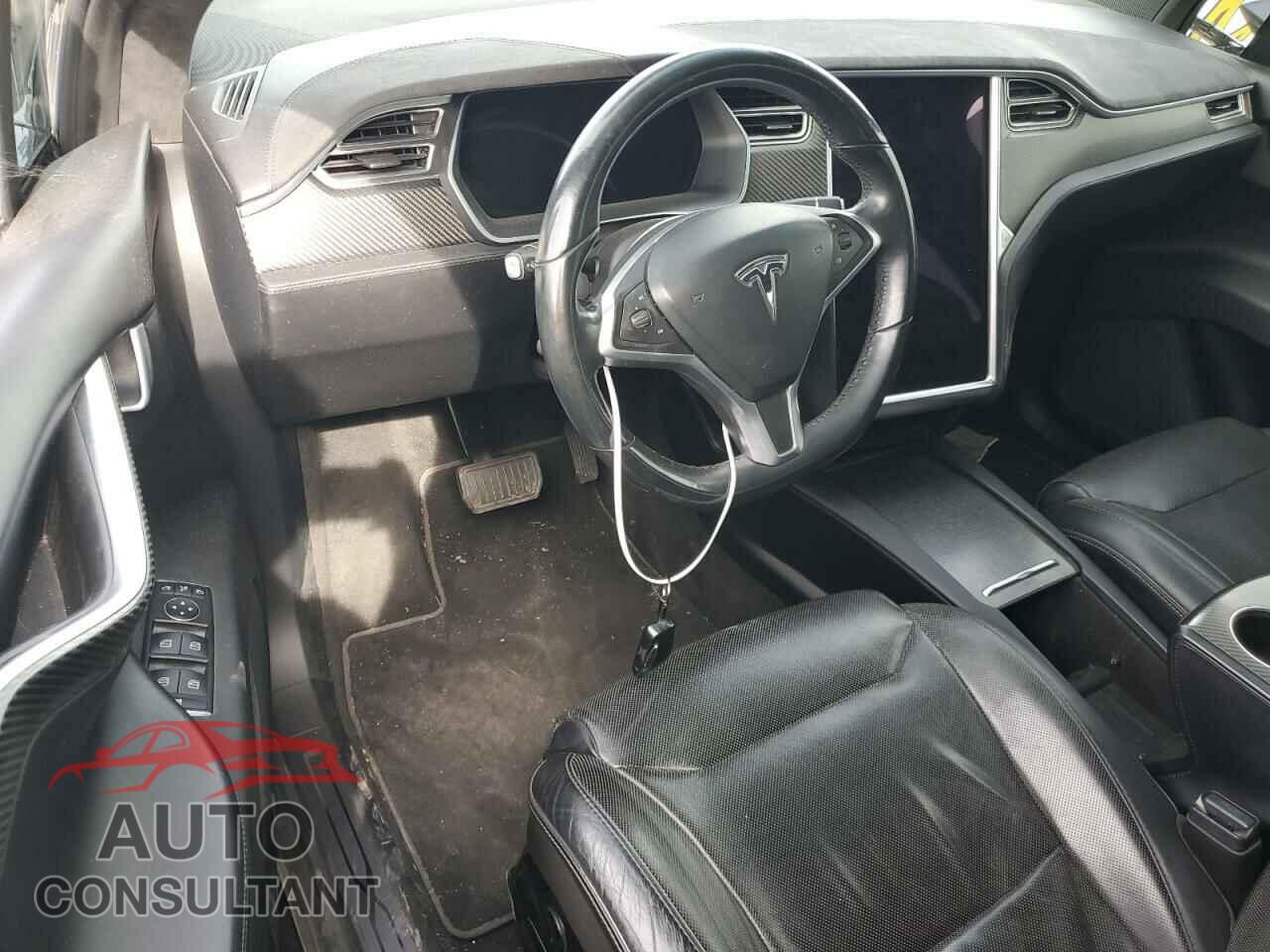 TESLA MODEL X 2017 - 5YJXCDE21HF035652