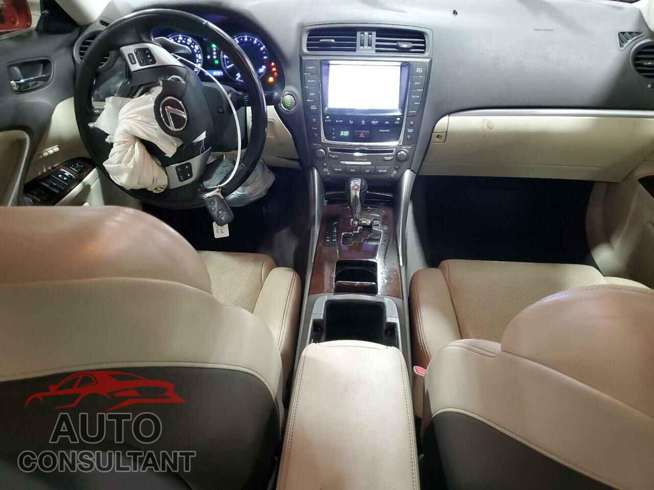 LEXUS IS 2012 - JTHCF5C23C2035824