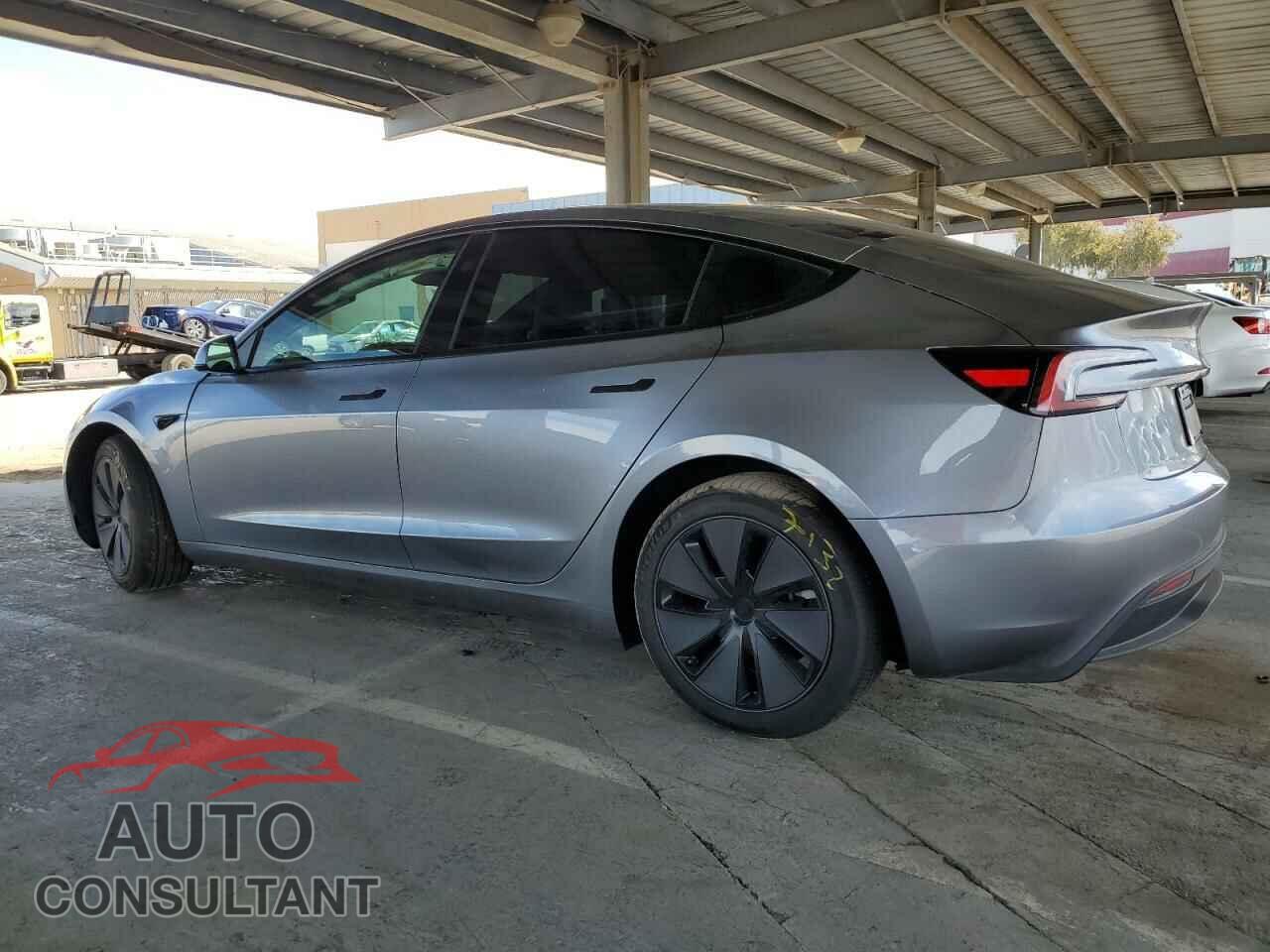 TESLA MODEL 3 2025 - 5YJ3E1EA5SF920183