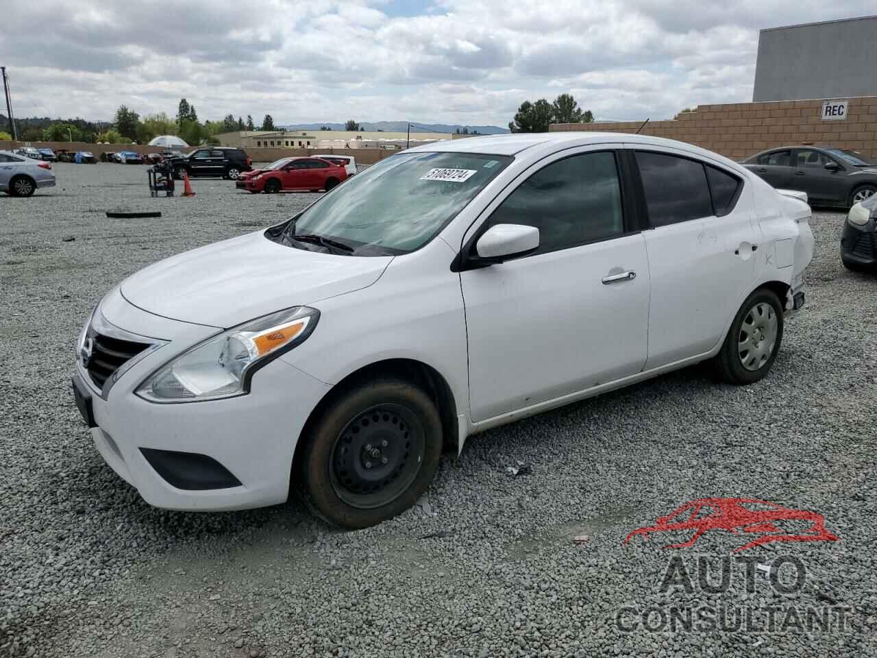 NISSAN VERSA 2018 - 3N1CN7AP0JL882376