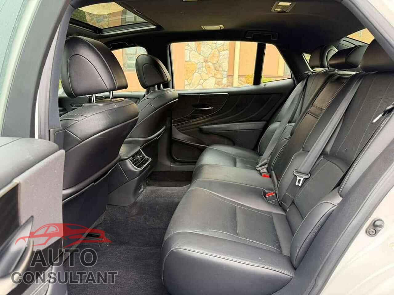 LEXUS LS500 2021 - JTHD51FF4M5014687