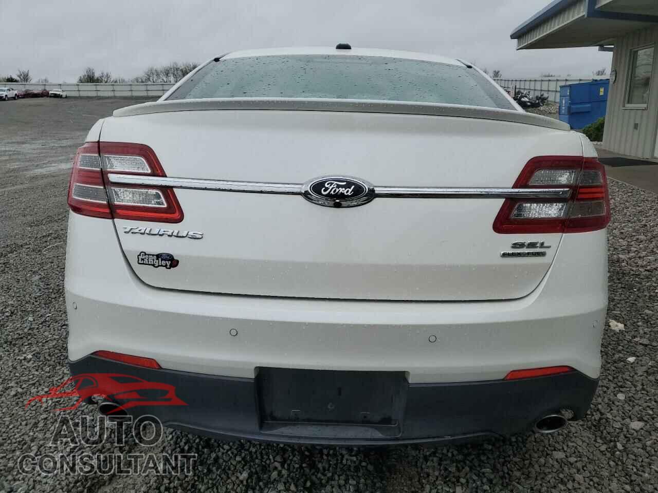 FORD TAURUS 2015 - 1FAHP2E87FG188031