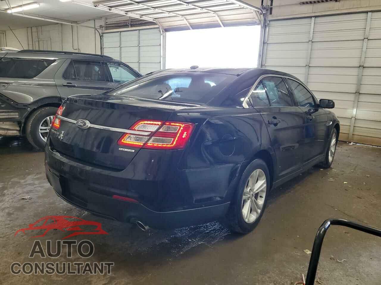 FORD TAURUS 2015 - 1FAHP2D89FG136031