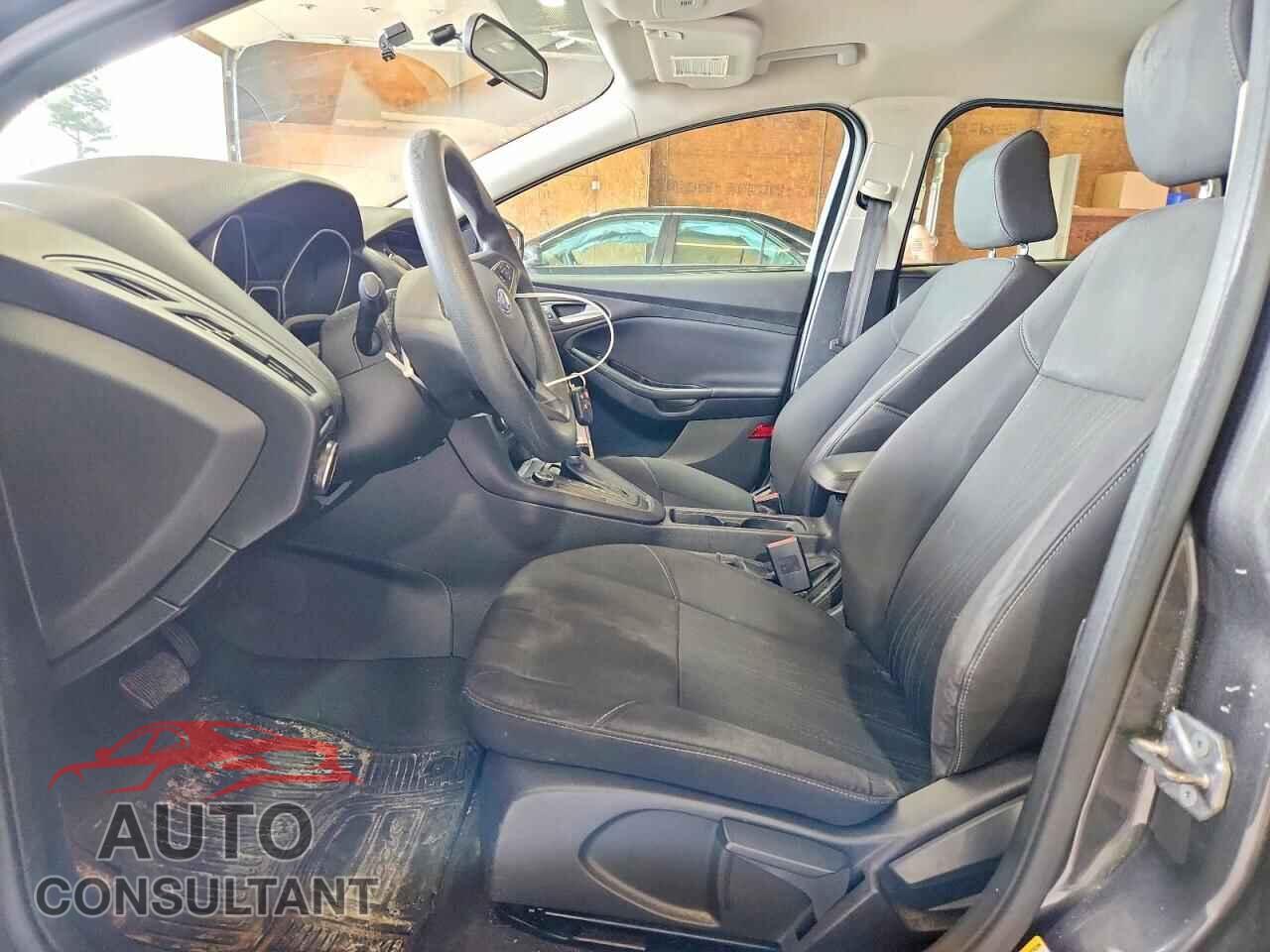FORD FOCUS 2015 - 1FADP3F20FL280295