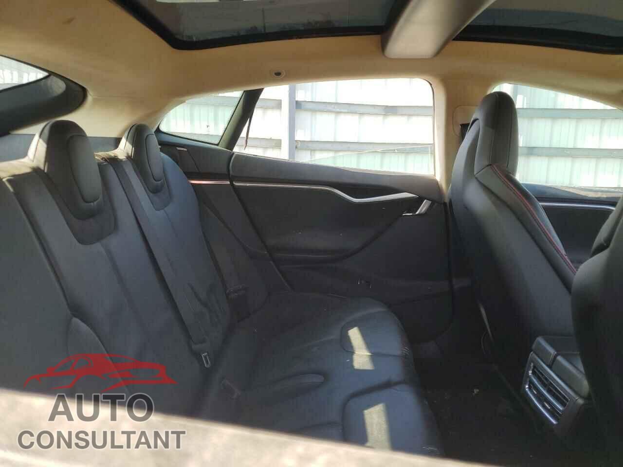 TESLA MODEL S 2013 - 5YJSA1CP2DFP06592