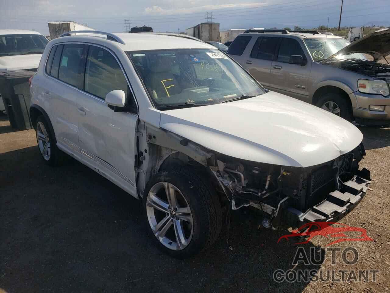 VOLKSWAGEN TIGUAN 2016 - WVGBV7AX1GW025085