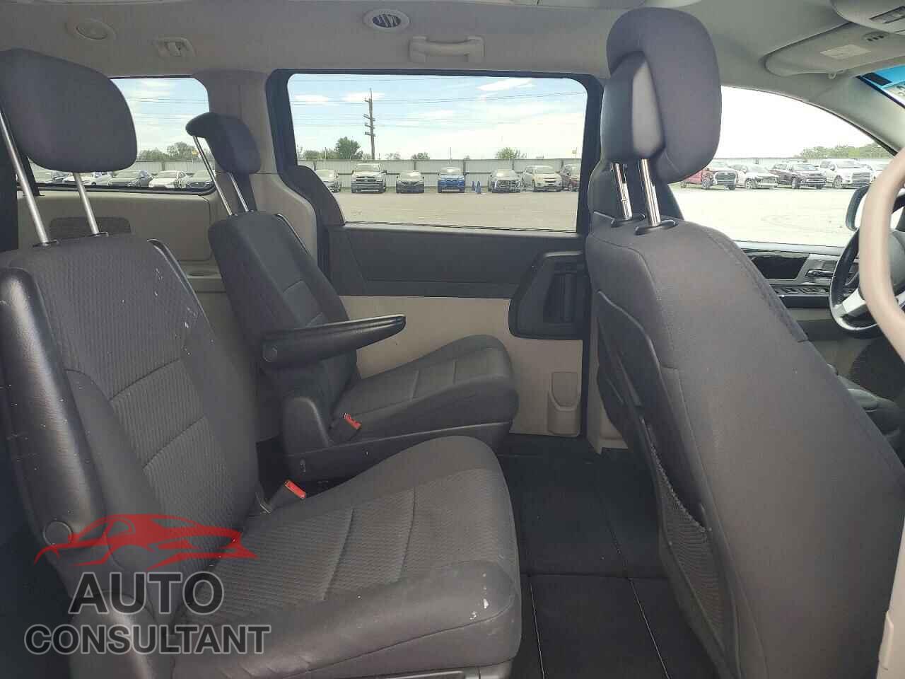 DODGE CARAVAN 2010 - 2D4RN5D13AR397318