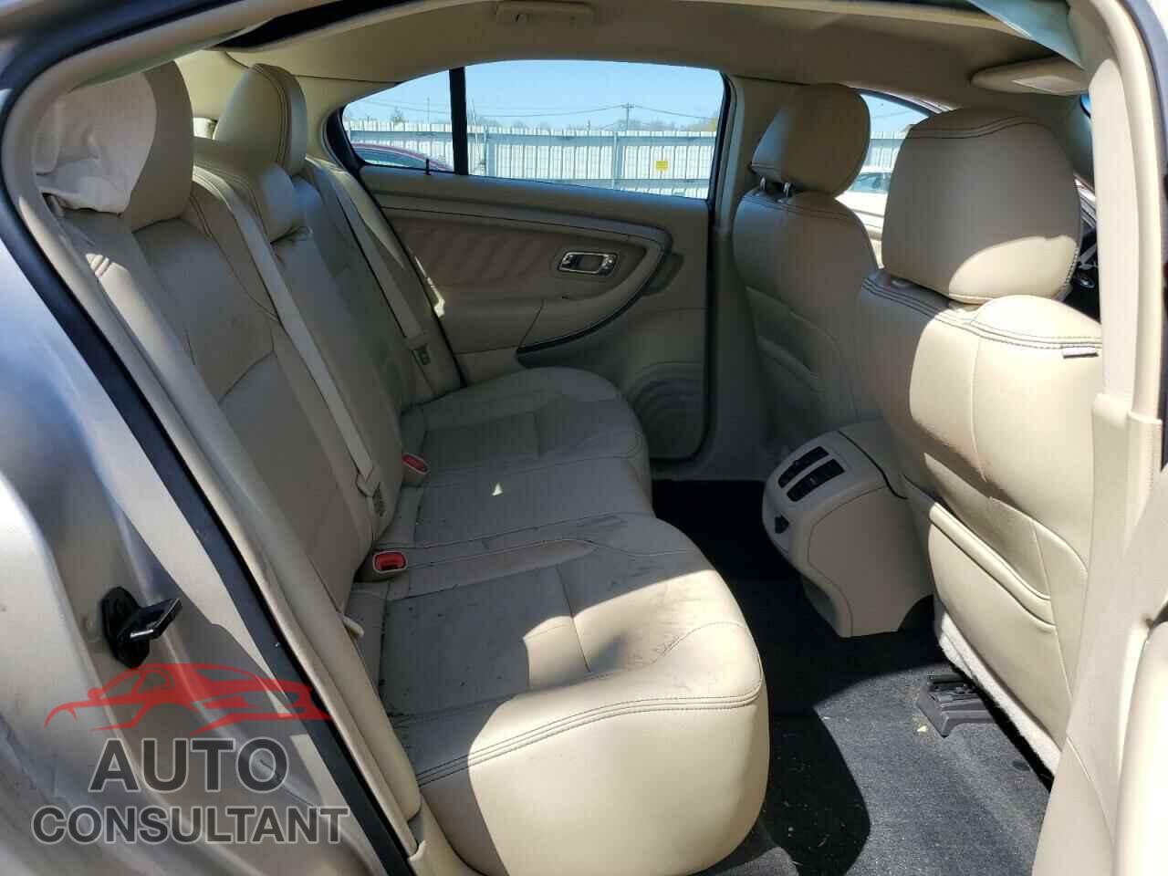 FORD TAURUS 2017 - 1FAHP2E83HG114365