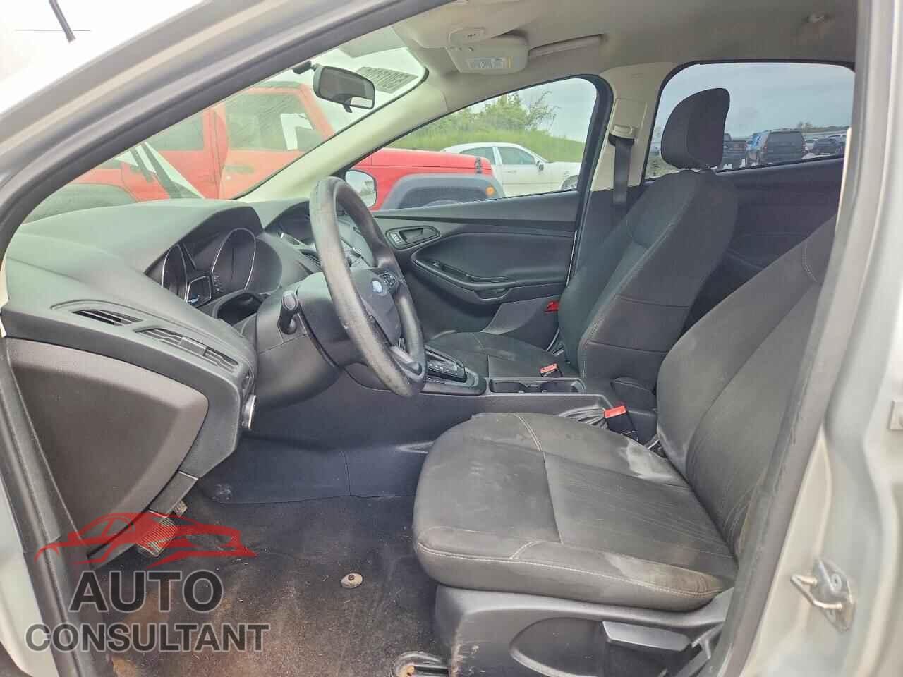 FORD FOCUS 2017 - 1FADP3E24HL322326